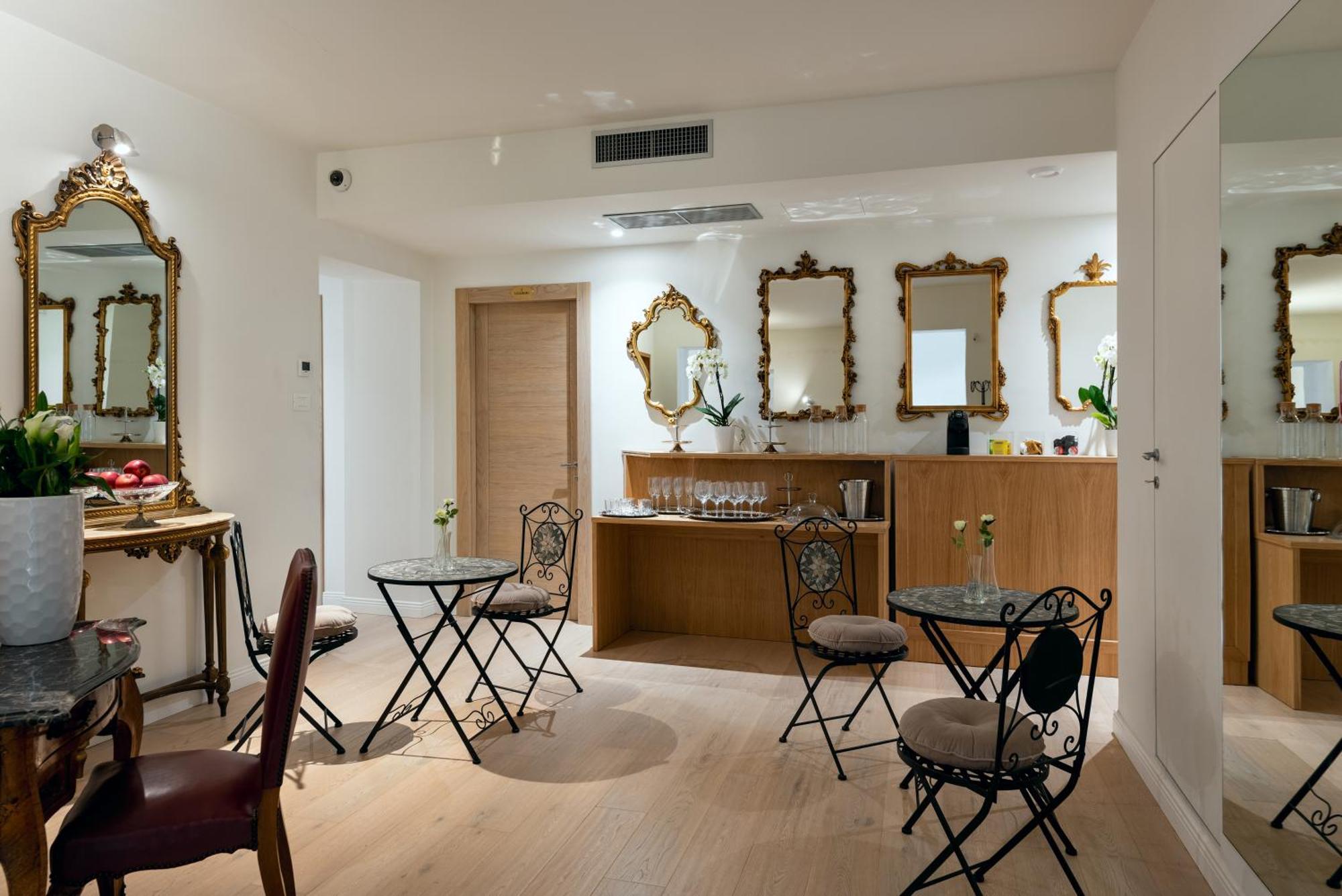 Corte Realdi Luxury Rooms Torino ภายนอก รูปภาพ